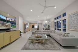 Huntley House' Swanky Desert Modernism