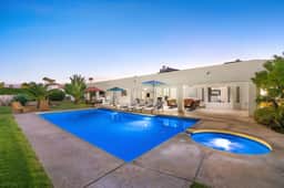 Palm View Ranch' 1 Acre Mini Resort w/ Pool & Volleyball!