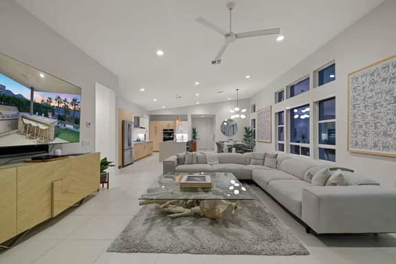 Huntley House' Swanky Desert Modernism