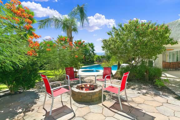 Palm View Ranch' 1 Acre Mini Resort w/ Pool & Volleyball!