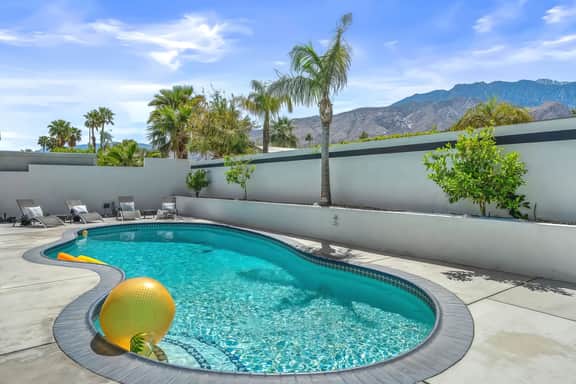 Orange Dream' Palm Springs Poolside Paradise!