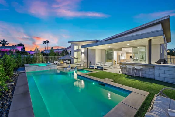 Huntley House' Swanky Desert Modernism